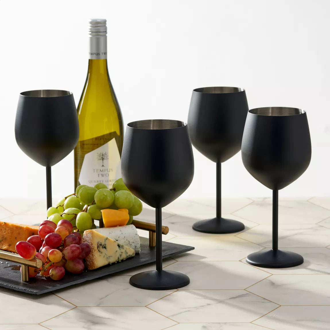 Geschenkkarton mit 4 Weingläsern, 540 ml - bruchsicheres Gläserset aus mattiertem Edelstahl Schwarz oder Gold