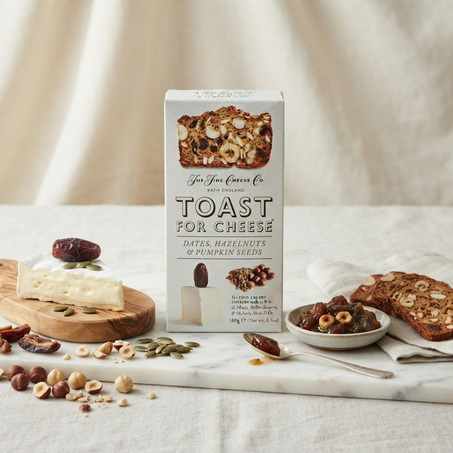 THE FINE CHEESE CO. Toast für Käse mit Datteln, Haselnüssen & Kürbiskernen - 100g